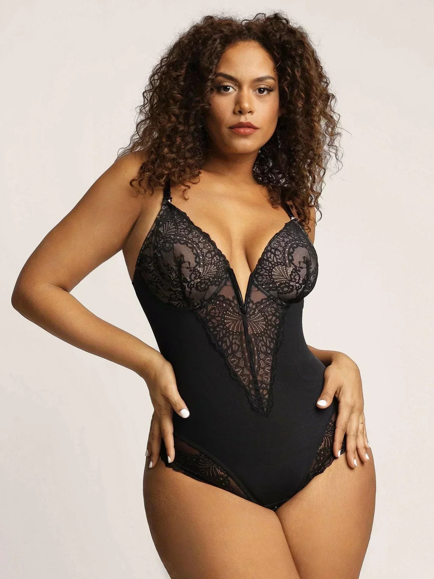 https://cdn.shopify.com/s/files/1/0834/5632/8008/files/BODYSUITBLACK_3f021526-3a0e-4a99-b6cb-cb5a5ca0326f.webp?v=1741548857